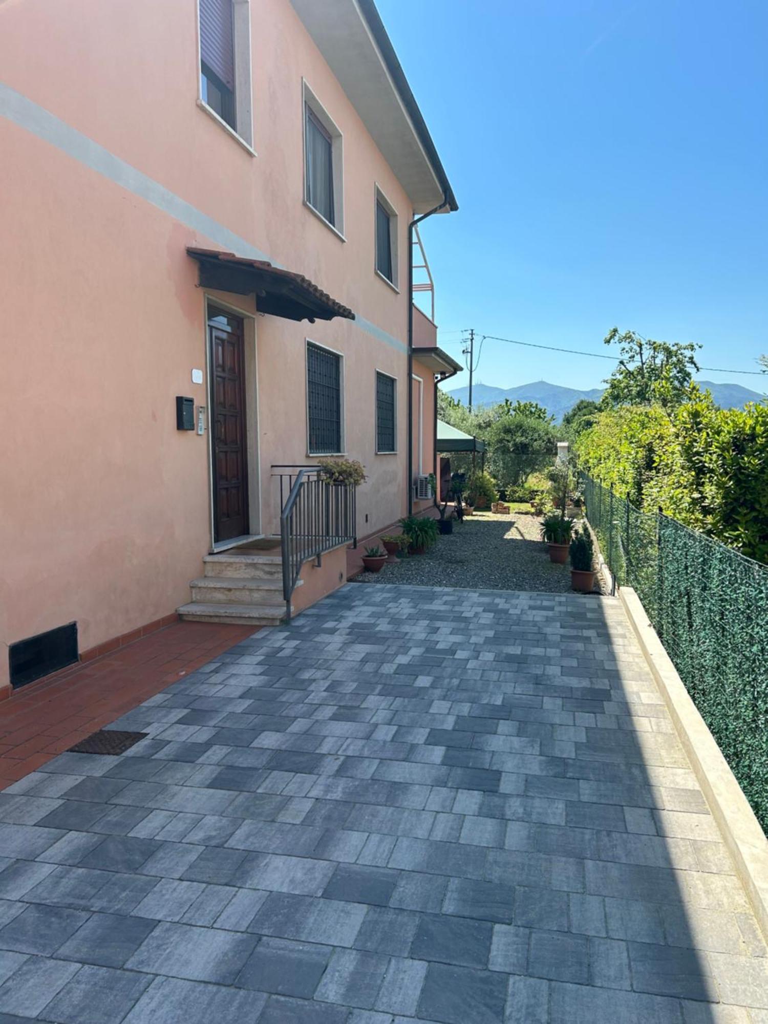 Albi'S House,Terrazza ,Wi-Fi, Parcheggio, Ac Leilighet Lucca Eksteriør bilde