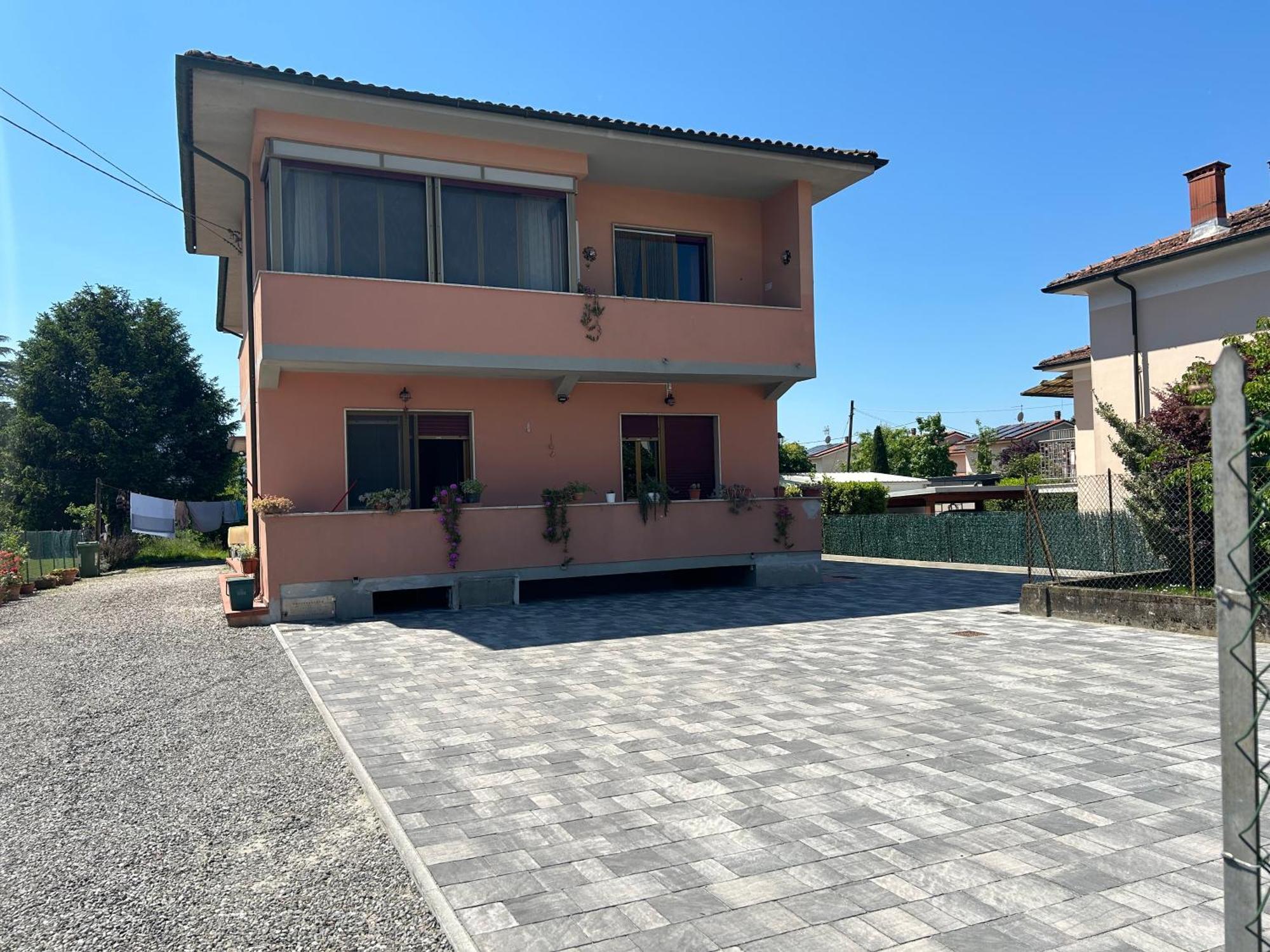 Albi'S House,Terrazza ,Wi-Fi, Parcheggio, Ac Leilighet Lucca Eksteriør bilde